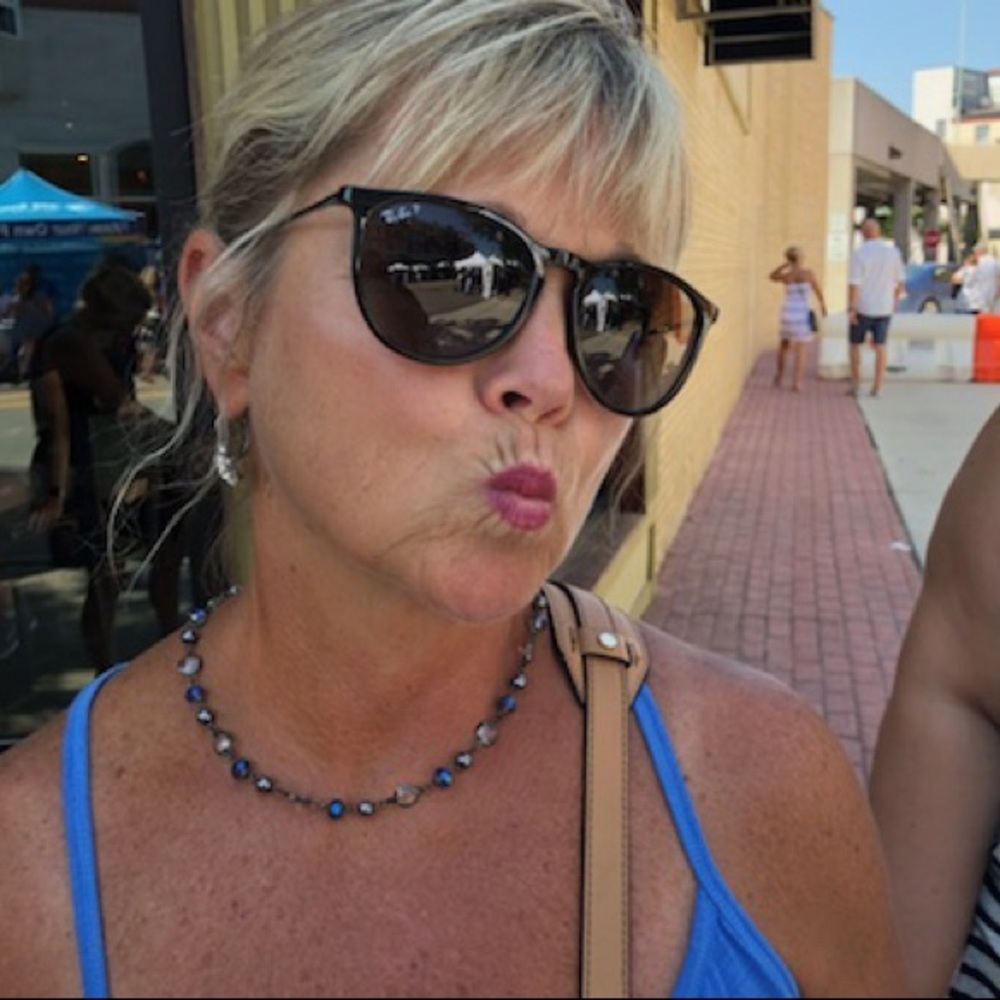 Meet your Posher, Lisa